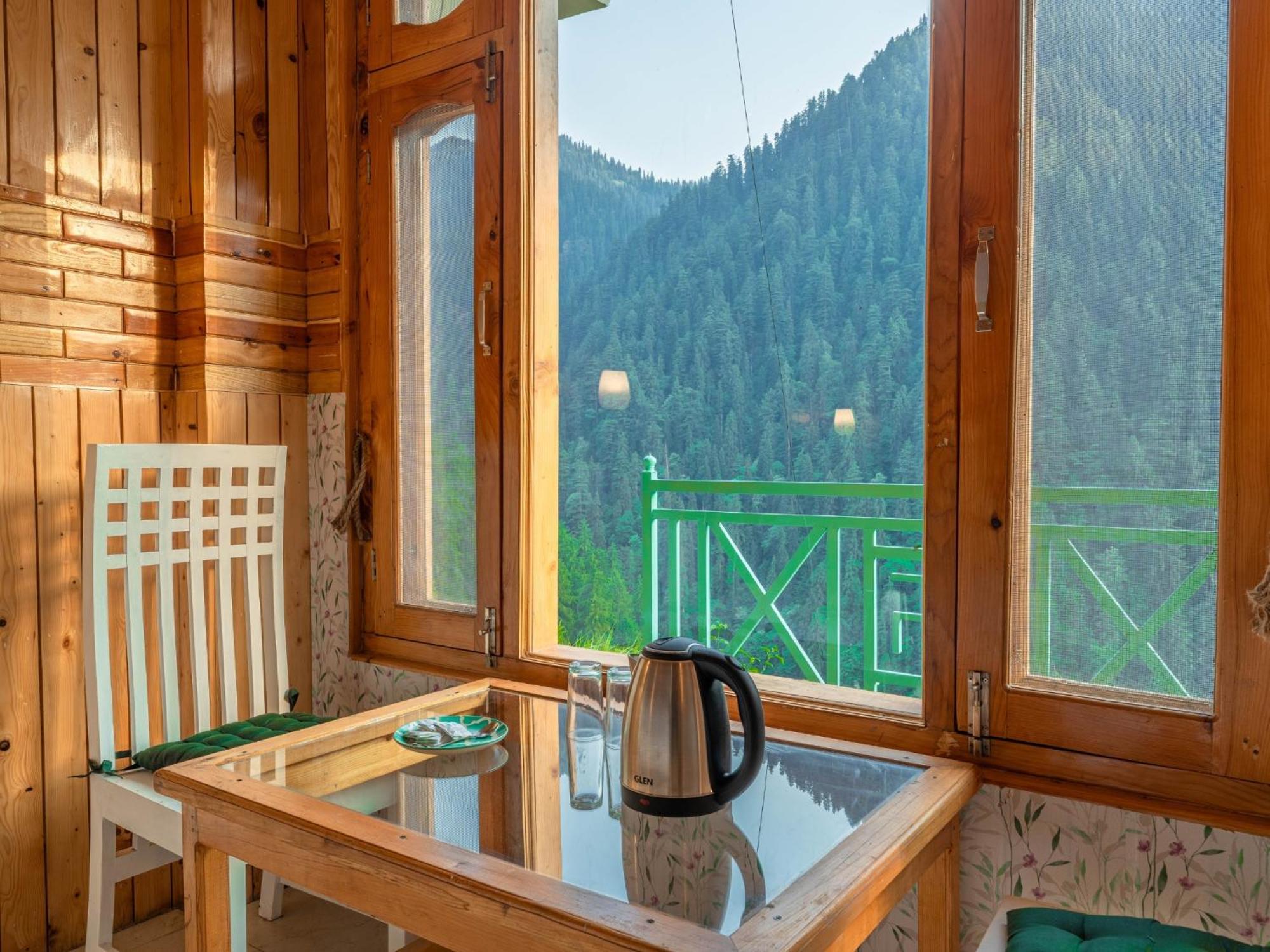 Moustache Shoja, Jibhi Hostel Екстериор снимка