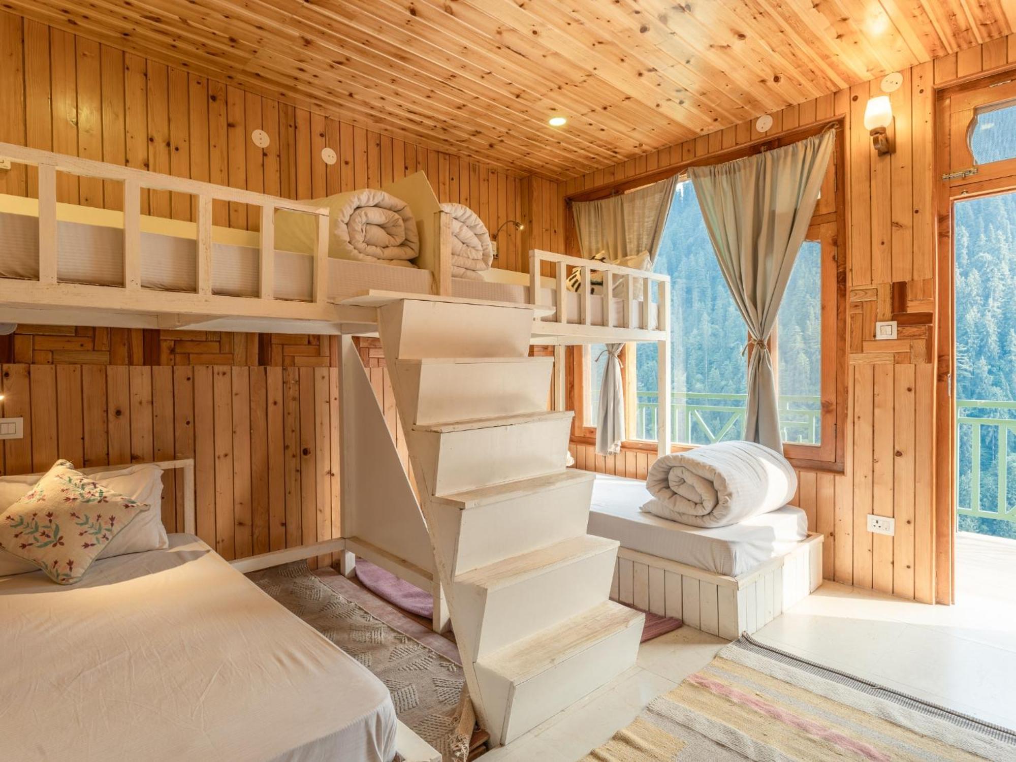 Moustache Shoja, Jibhi Hostel Екстериор снимка
