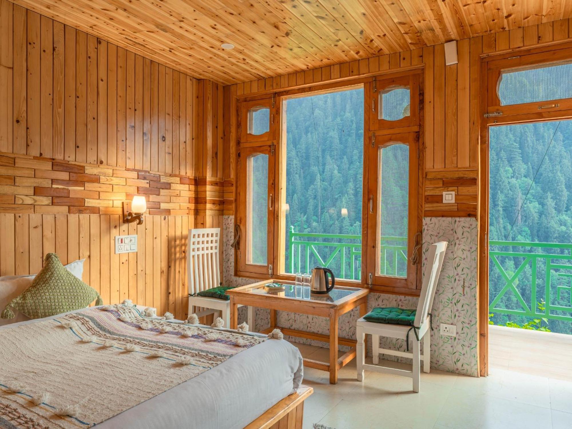 Moustache Shoja, Jibhi Hostel Екстериор снимка