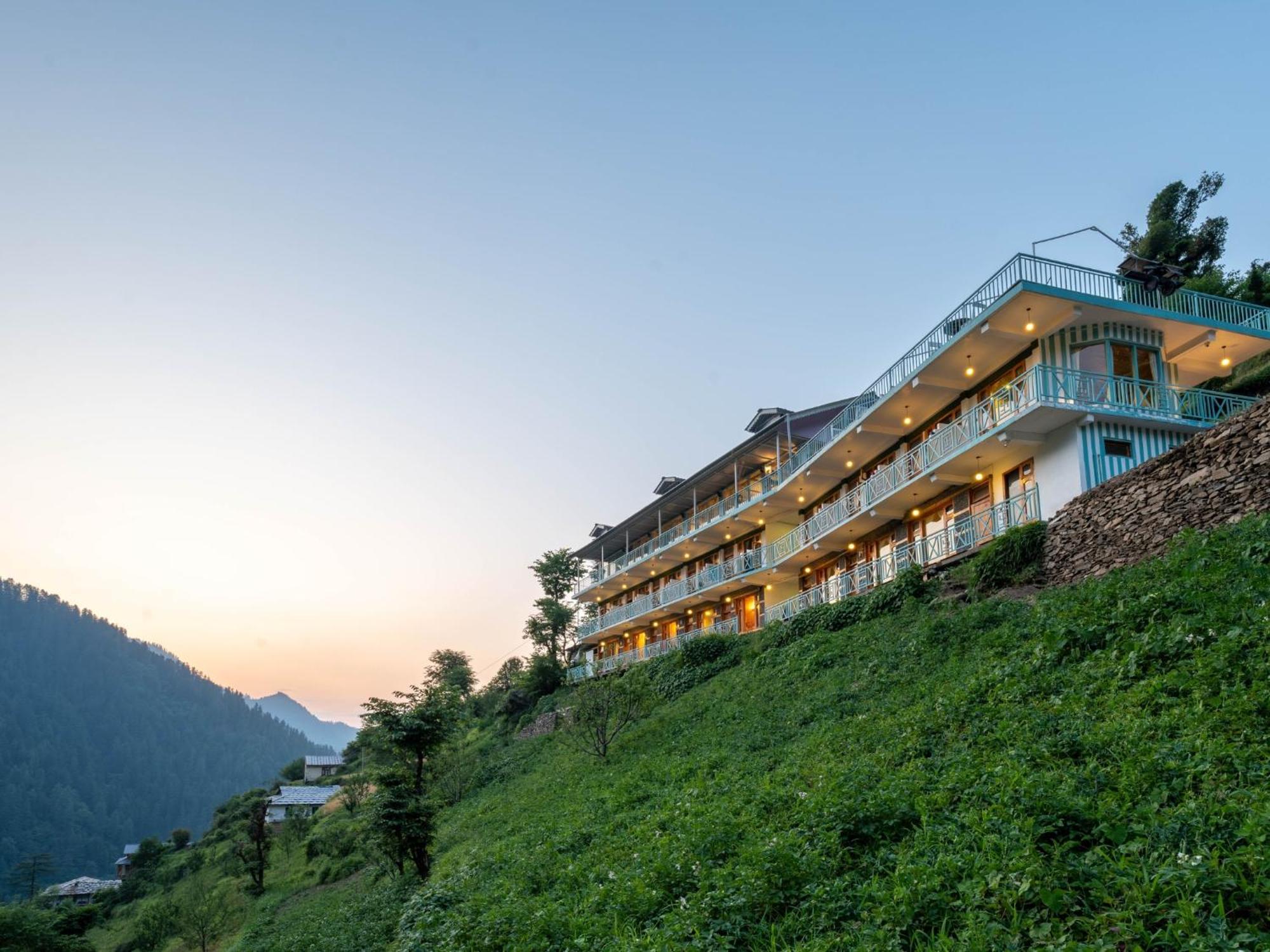 Moustache Shoja, Jibhi Hostel Екстериор снимка