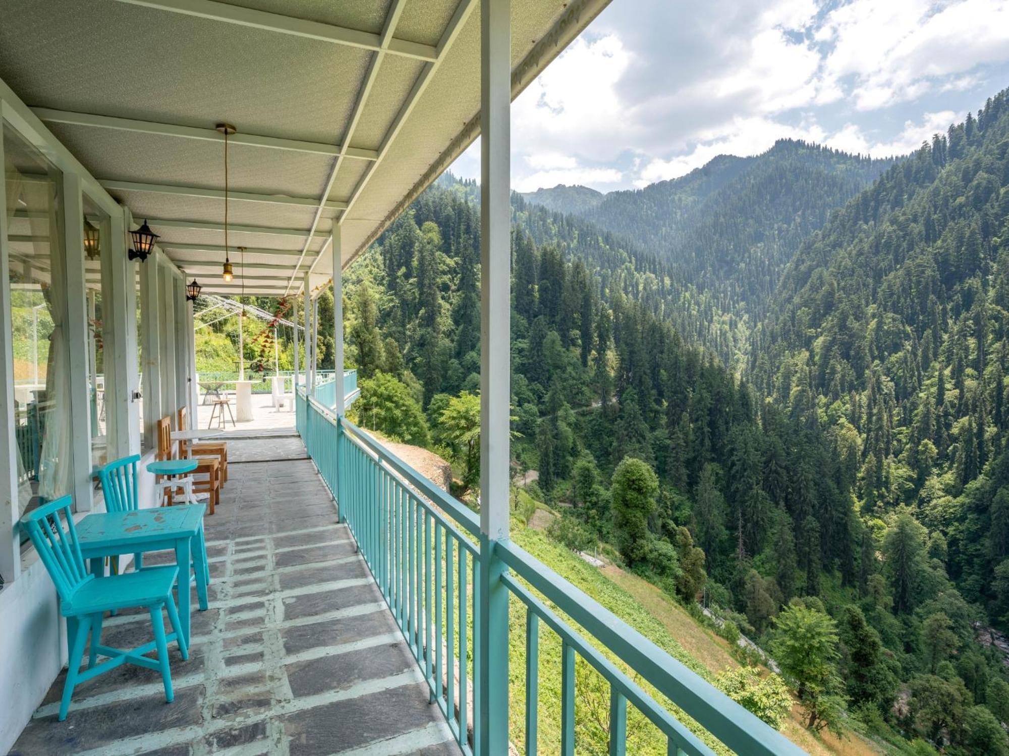 Moustache Shoja, Jibhi Hostel Екстериор снимка